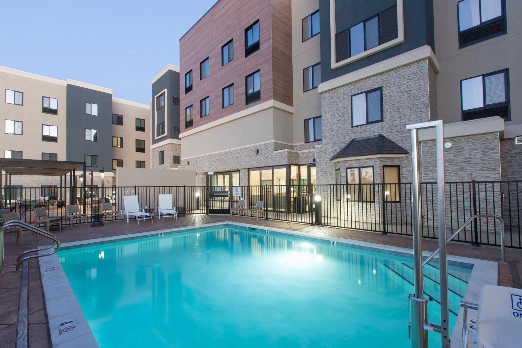 Staybridge Suites Manteca By Ihg Buitenkant foto